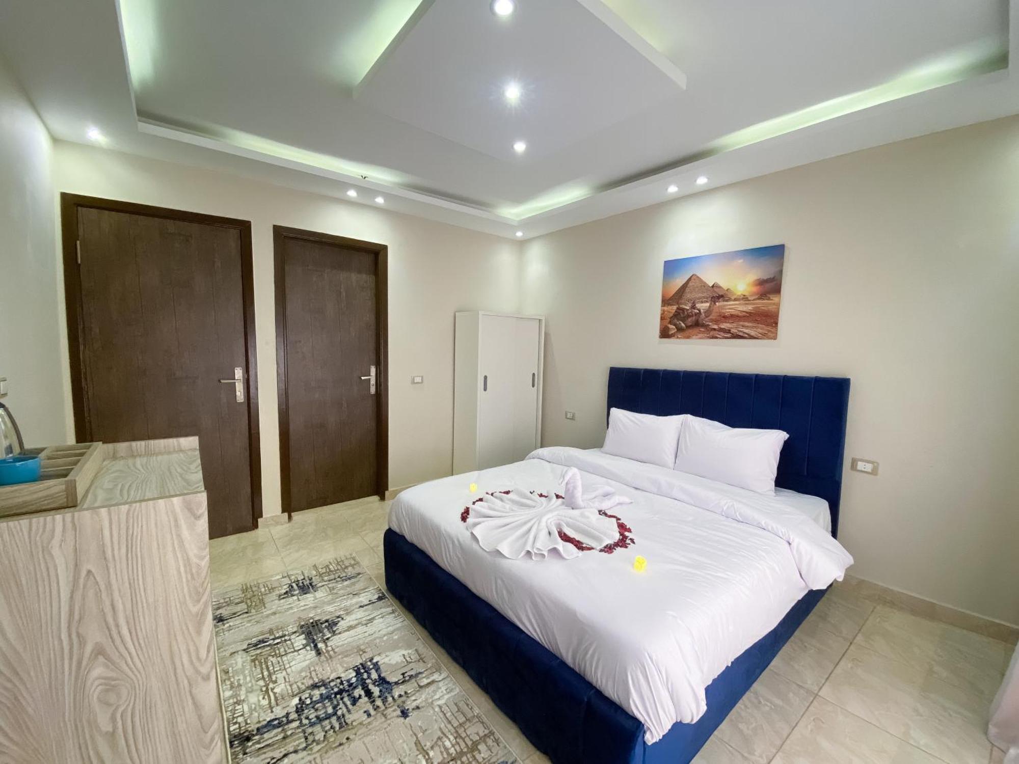 Young Pharaoh View Hotel